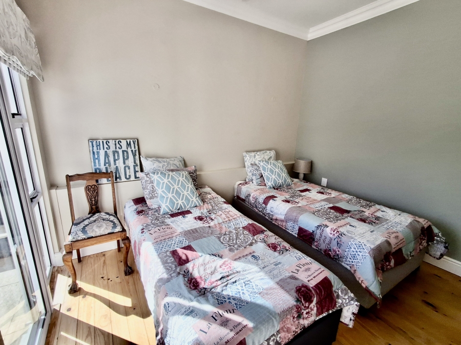5 Bedroom Property for Sale in Grotto Bay Western Cape